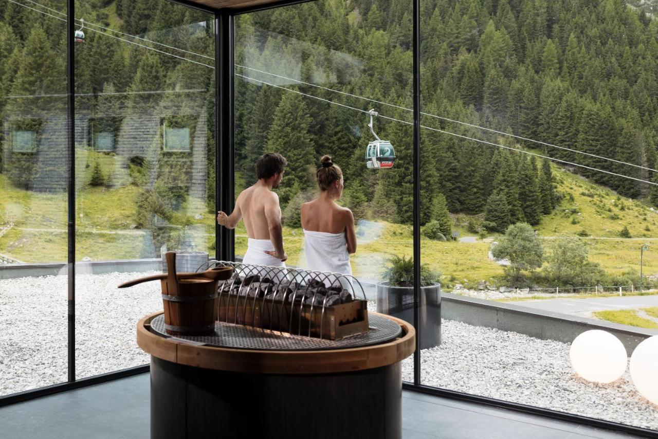 Hotel Vier Jahreszeiten Sankt Leonhard im Pitztal Luaran gambar
