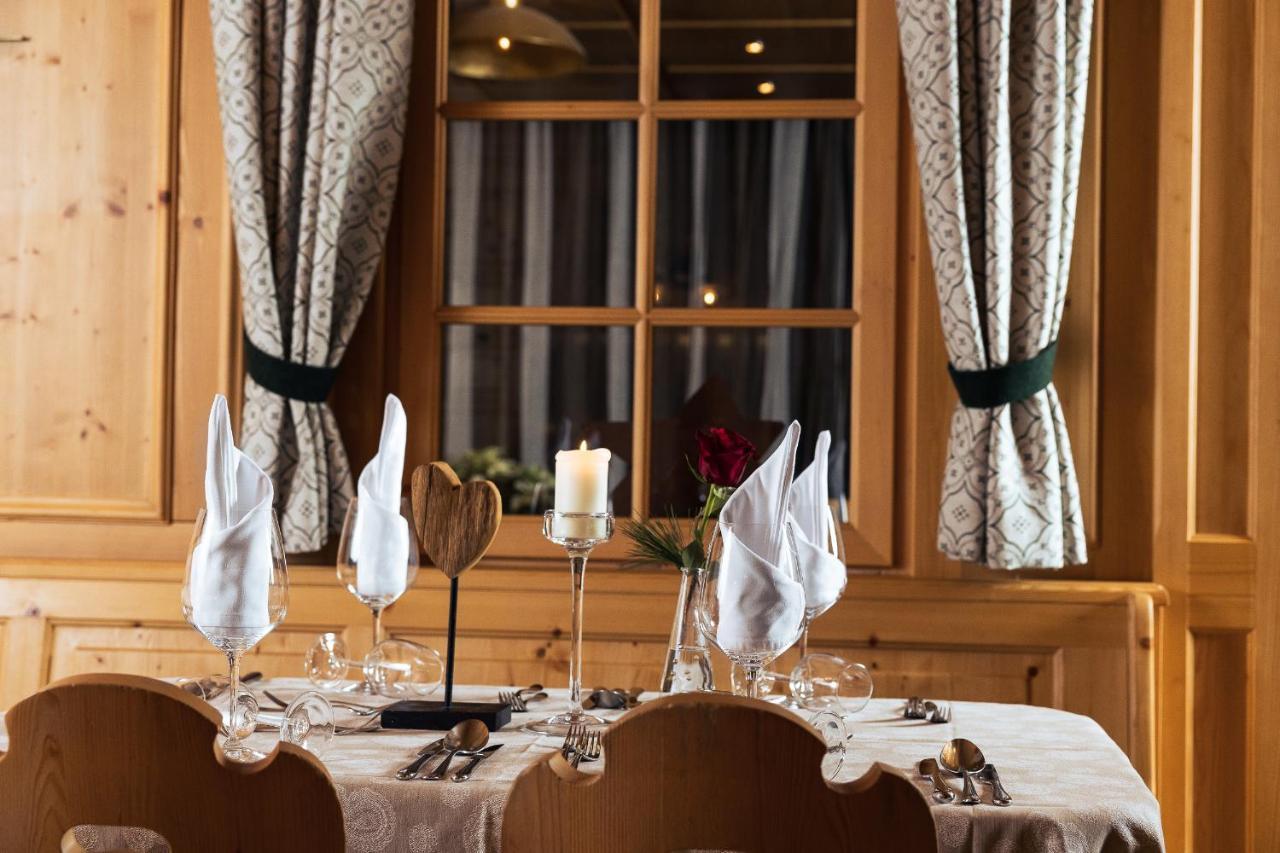 Hotel Vier Jahreszeiten Sankt Leonhard im Pitztal Luaran gambar