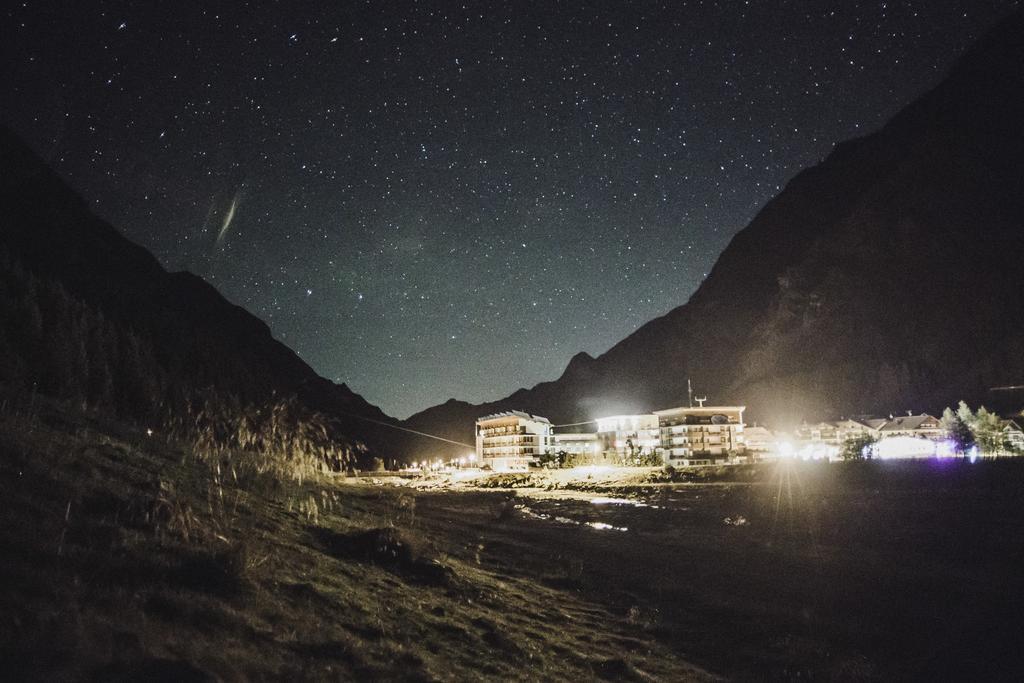 Hotel Vier Jahreszeiten Sankt Leonhard im Pitztal Luaran gambar