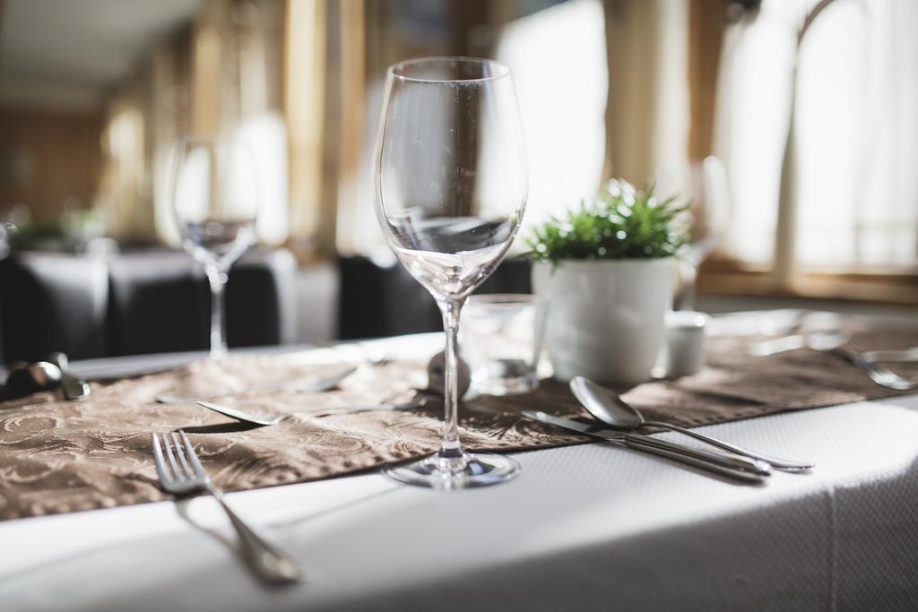 Hotel Vier Jahreszeiten Sankt Leonhard im Pitztal Luaran gambar