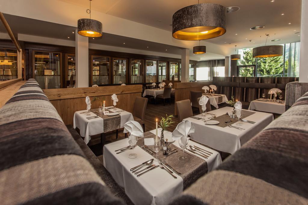 Hotel Vier Jahreszeiten Sankt Leonhard im Pitztal Luaran gambar