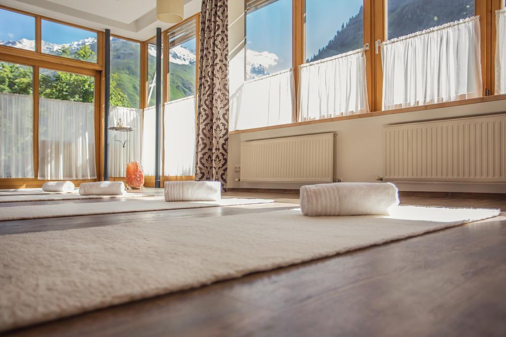 Hotel Vier Jahreszeiten Sankt Leonhard im Pitztal Luaran gambar