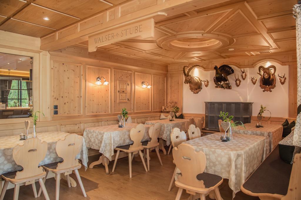 Hotel Vier Jahreszeiten Sankt Leonhard im Pitztal Luaran gambar