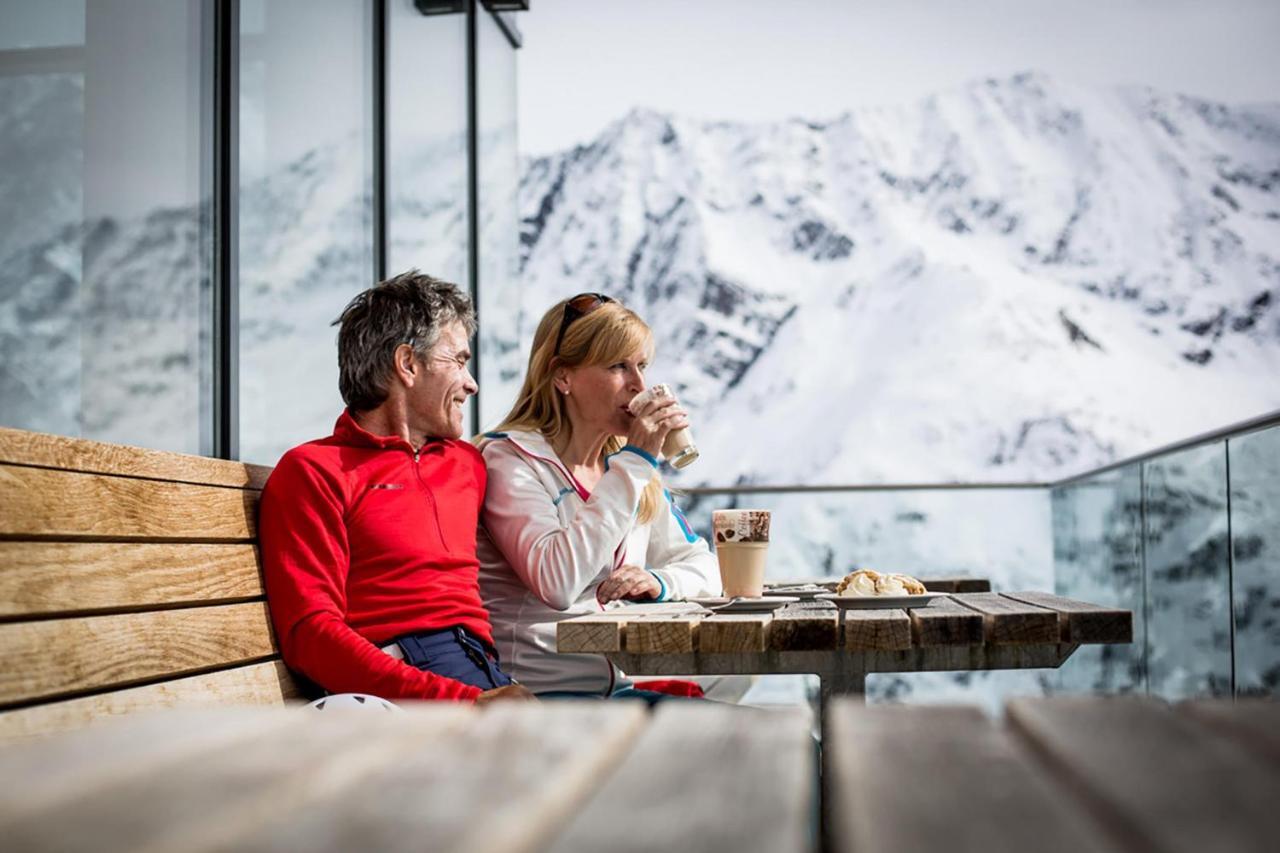Hotel Vier Jahreszeiten Sankt Leonhard im Pitztal Luaran gambar