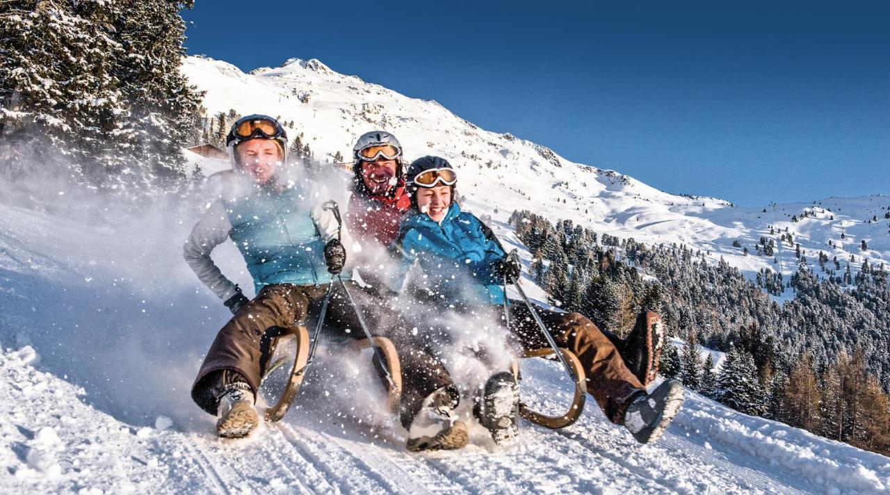 Hotel Vier Jahreszeiten Sankt Leonhard im Pitztal Luaran gambar